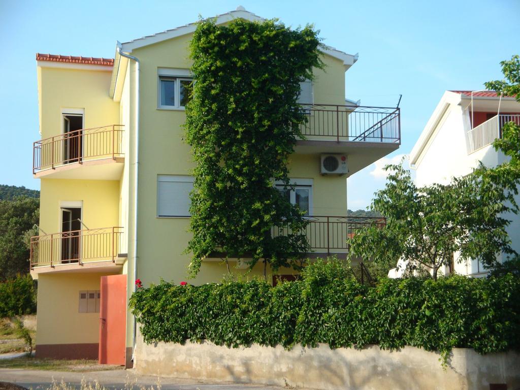 Vinišće Apartments Borozan מראה חיצוני תמונה