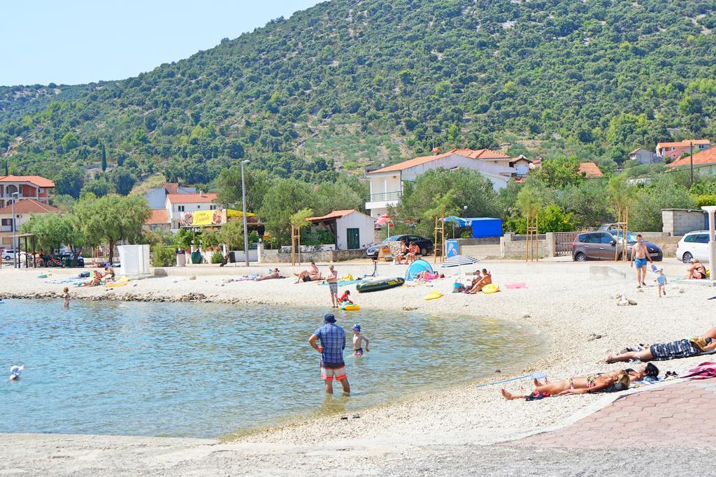 Vinišće Apartments Borozan מראה חיצוני תמונה