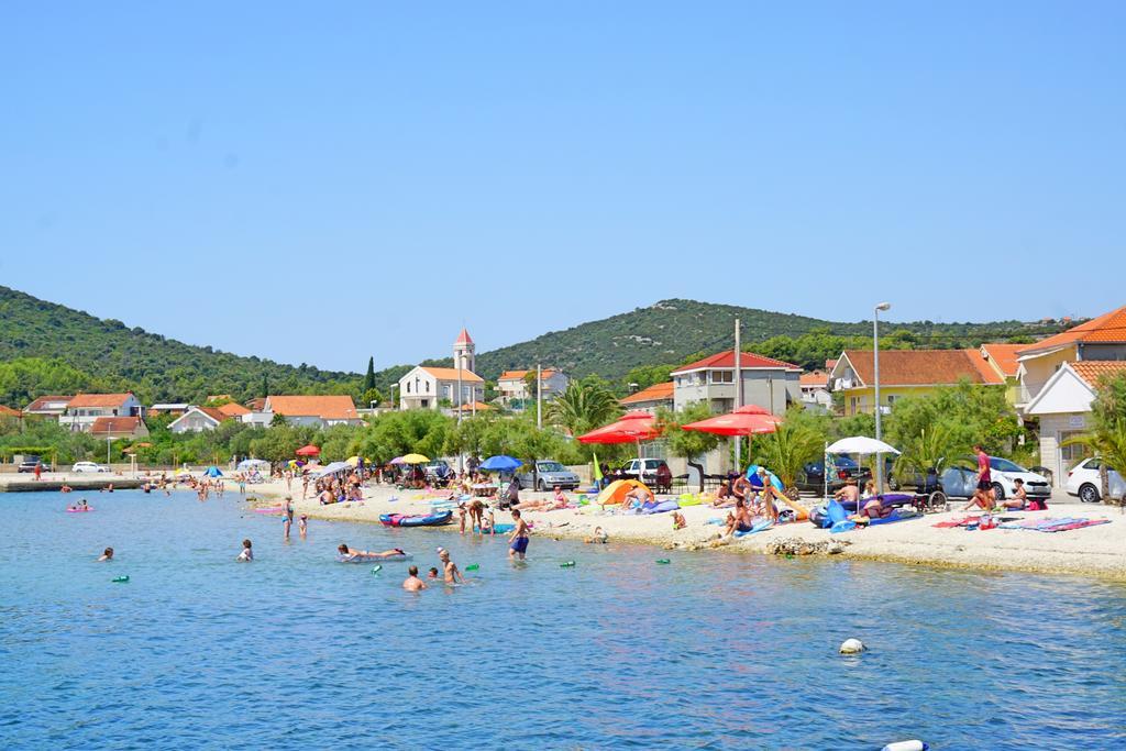Vinišće Apartments Borozan מראה חיצוני תמונה